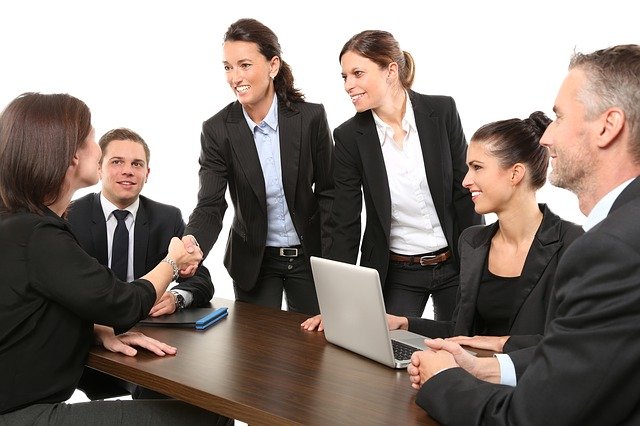 LANDINGPAGE_2025 5 people 1979261 640
