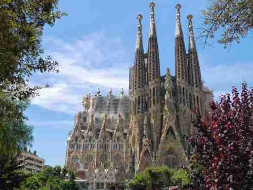 Spanischkurs für Anfänger 6 sagrada-familia-552084_1920-e1666517905505