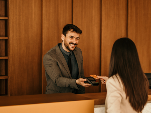 LANDINGPAGE - COMPANY _old version 5 Guest-Relations-Manager-_001-1